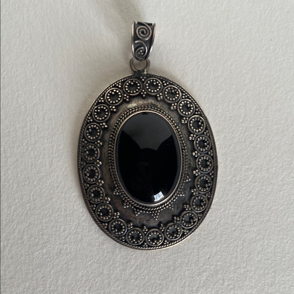 Lovely Sterling Silver & Onyx Pendant